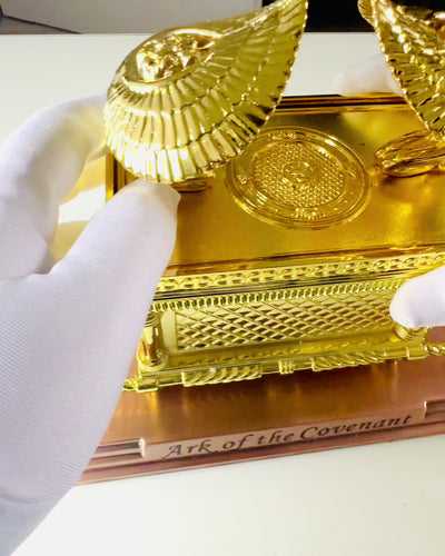 Kultainen Liitonarkki Replika – Koristeellinen Arkkipatsas Kuparista, Koko XL 28x15.6x20 cm