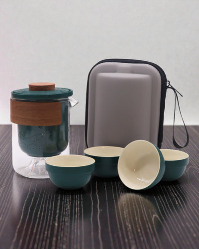 Vuoristoretki – retkeilyyn tarkoitettu teesetti, 4 kuppia