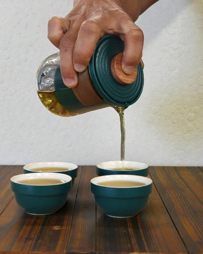 Vuoristoretki – retkeilyyn tarkoitettu teesetti, 4 kuppia