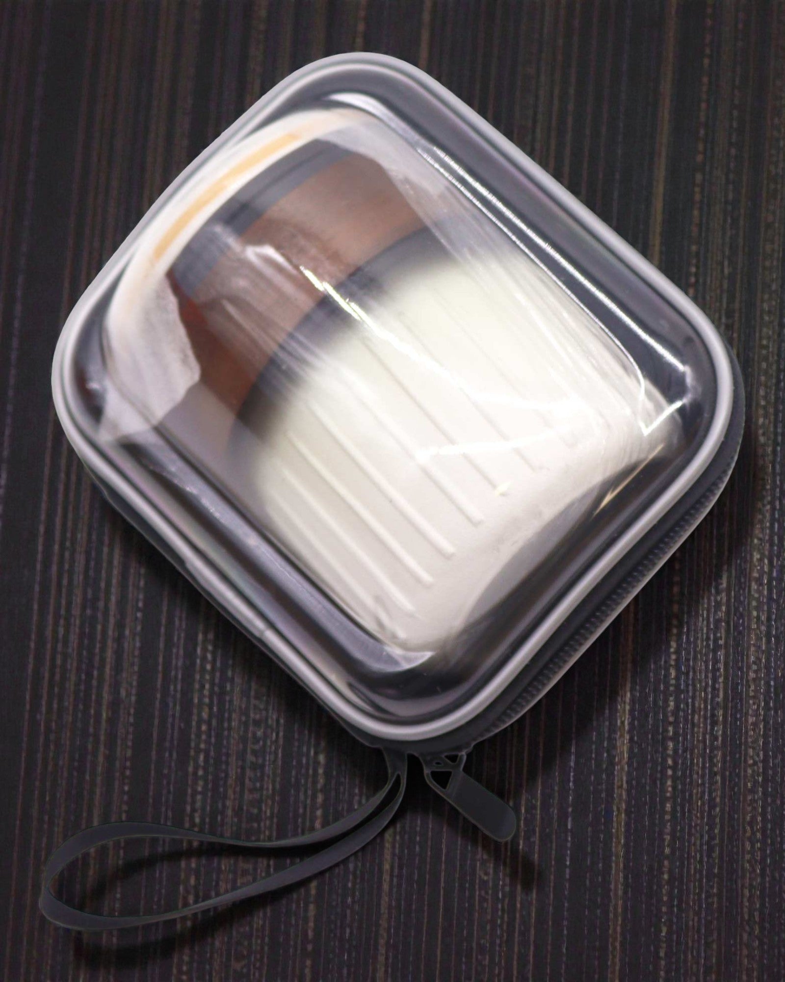 Kolmen ystävän matka – Matkakäyttöön tarkoitettu keraaminen setti teekannulla ja 3 kupilla