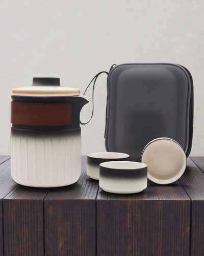 Kolmen ystävän matka – Matkakäyttöön tarkoitettu keraaminen setti teekannulla ja 3 kupilla