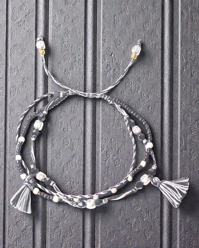 Temppelirannekoru, nyörinen Yin Yang – Luonnon tasapaino