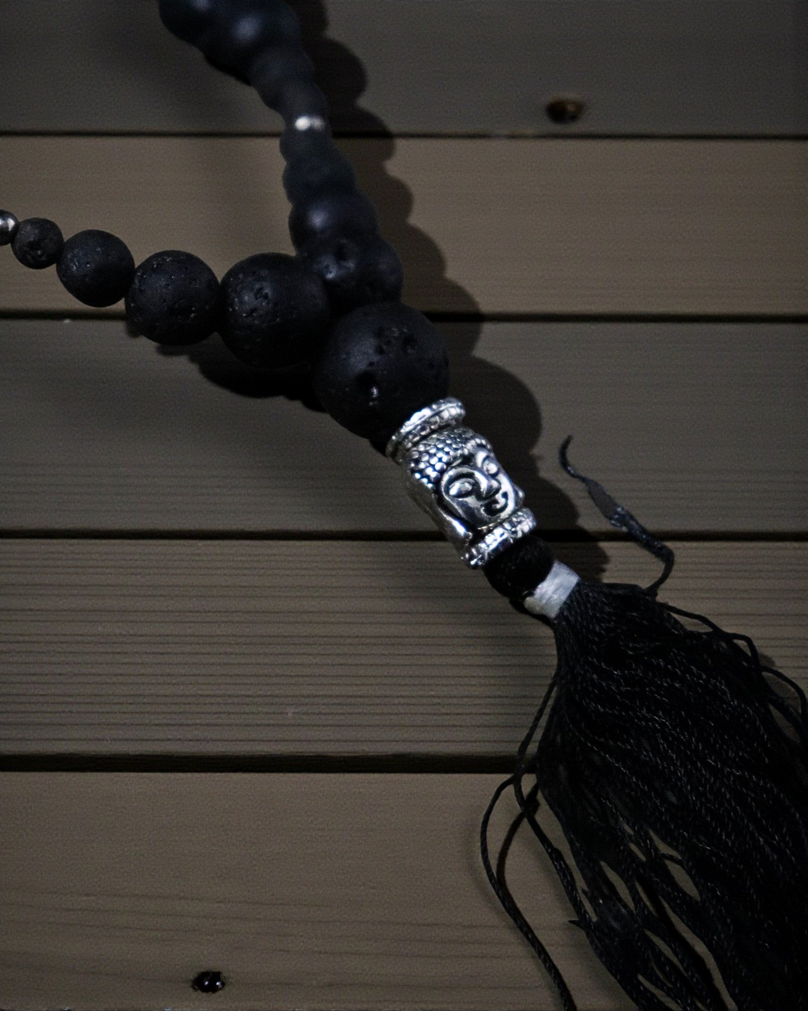 Kaulakoru Tulivuoren olemus – maadoittava energia