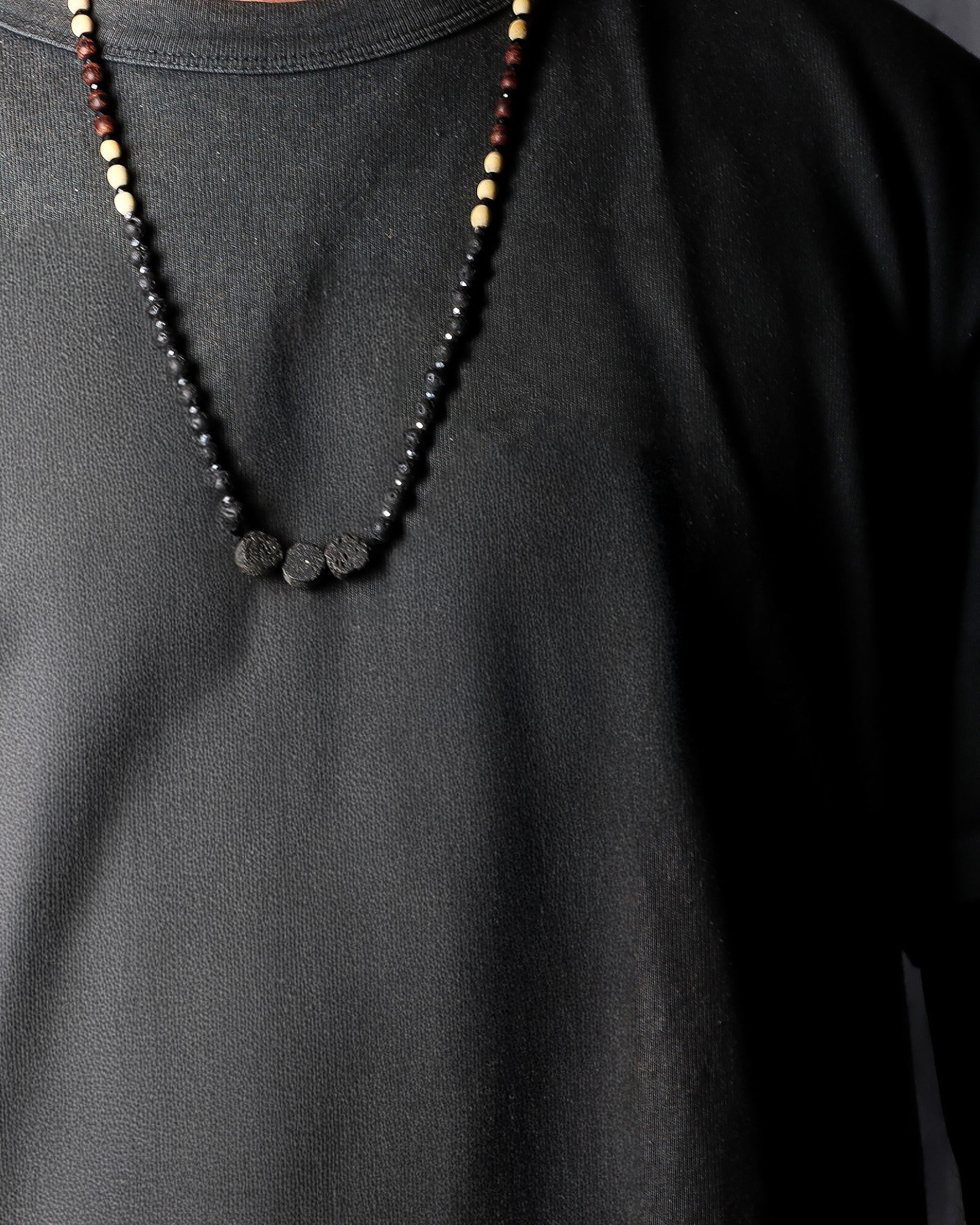 Esencja Wulkanu -kaulakoru – Yhteys luontoon