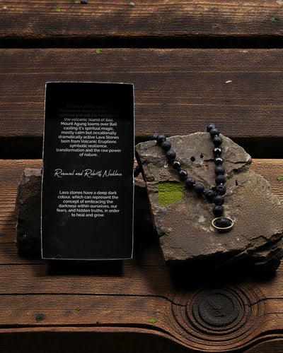 Kaulakoru Tulivuoren olemus – Uudestisyntyminen ja uudistuminen