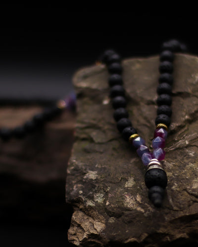 Kaulakoru Tulivuoren olemus – Pimeän puolen hyväksyminen